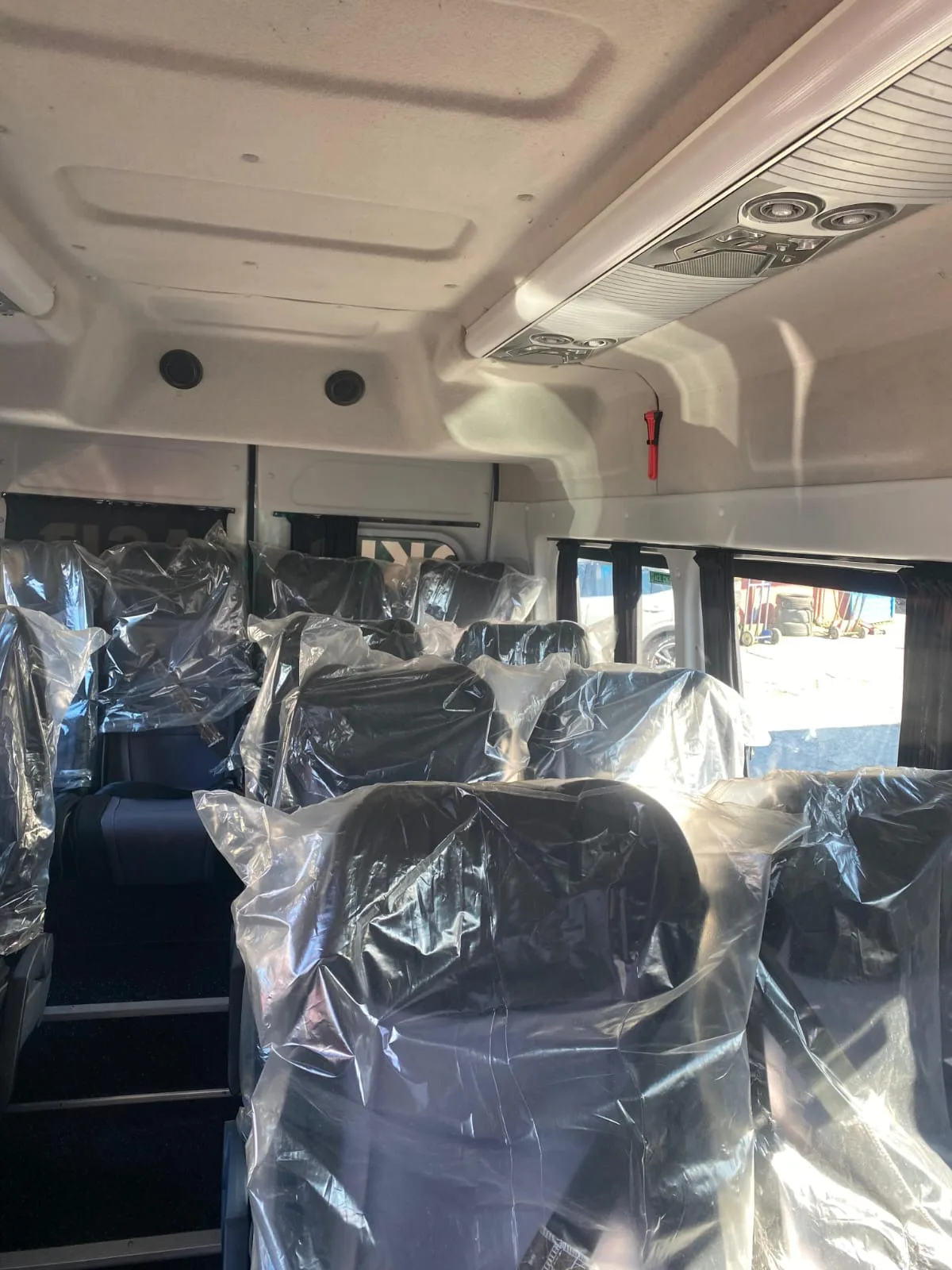Before – Ceiling Renewal Renault Master 2017